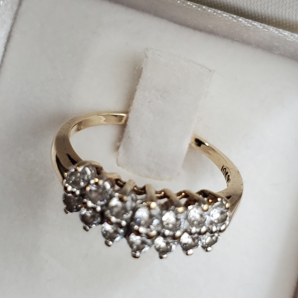 Gold Ring - Picture 8 of 13